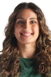 Elle Papahronis Headshot