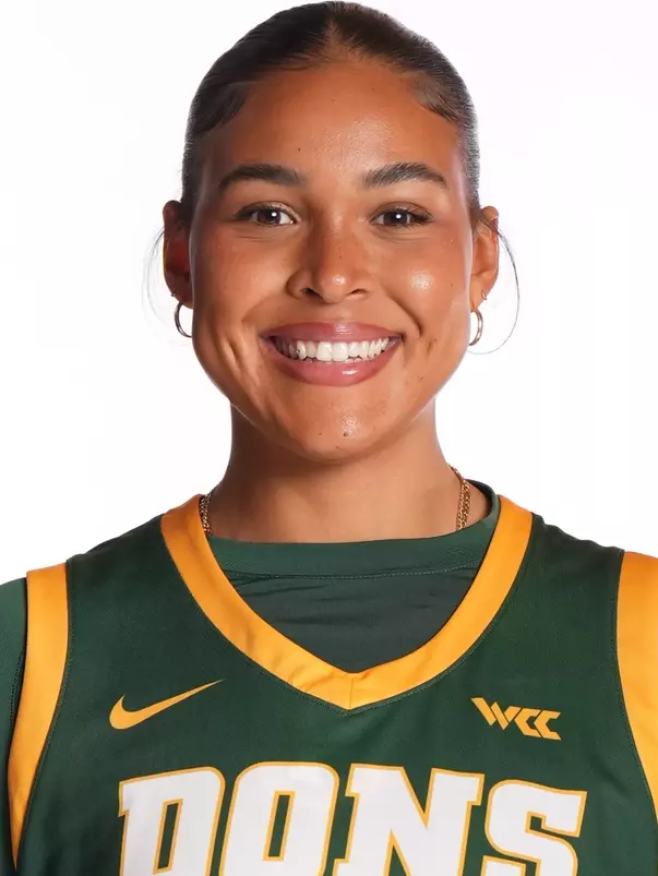 Olivia Williams Headshot 2025-26