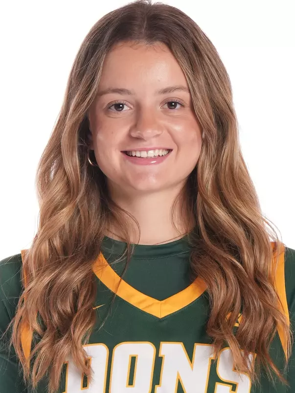 Paula Tirado Headshot 2025-26