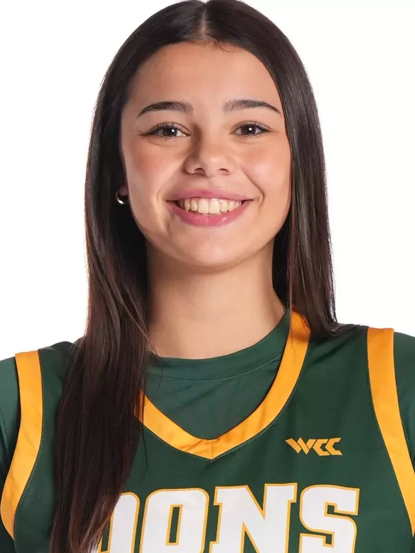 Noelia Mourino Headshot 2025-26