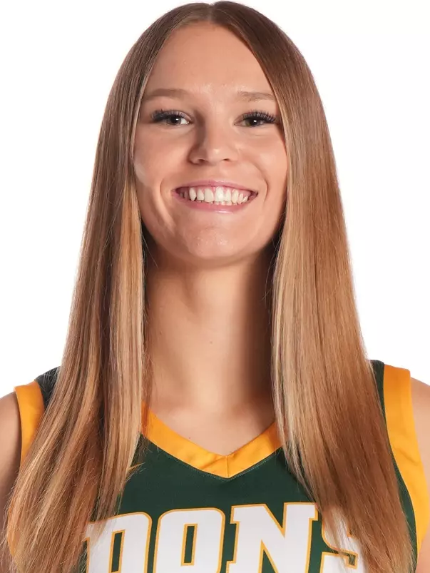 Nevaeh Ferrara Horne Headshot 2025-26