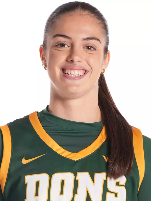 Aina Cargol Headshot 2025-26