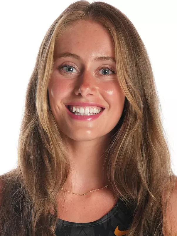 Lily Mourer Headshot 2025-26