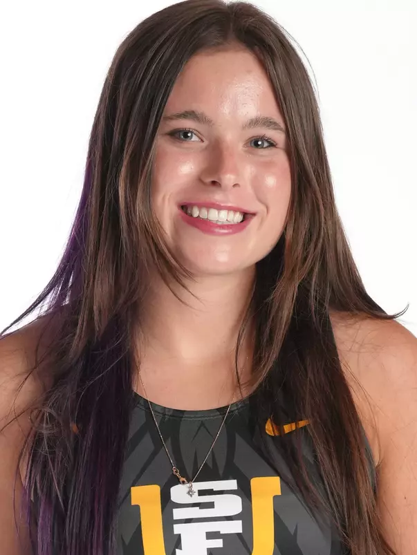 XC Lexi Hallenberg Headshot 2026