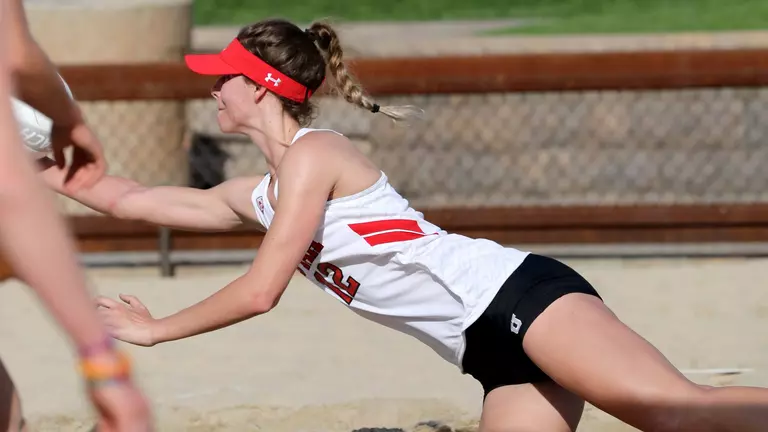 Utah Beach Volleyball Drops Season Opener to No. 14 Stanford