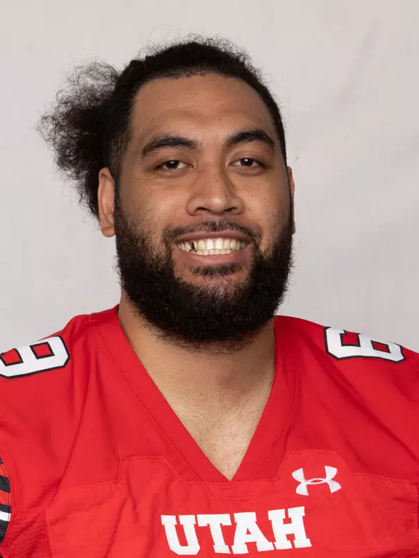 moala_simi_2020_21_m_footbl_headshots_1002