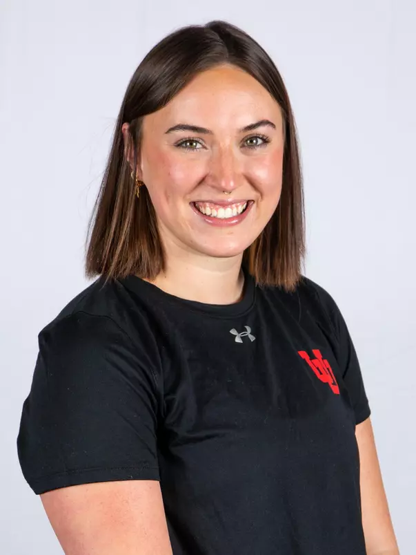 Emma Broome 2021 Headshot
