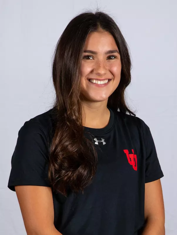 Lizzie DeCecco 2021 Headshot
