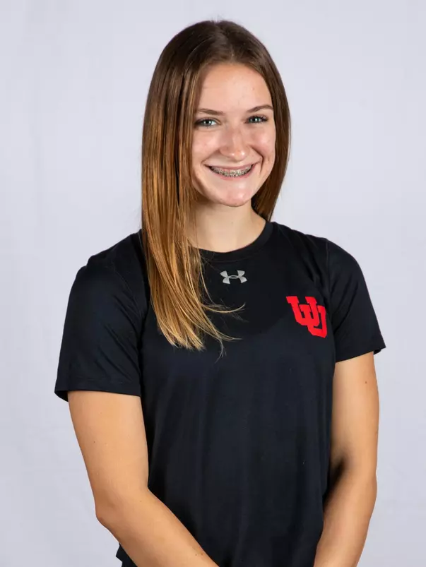 Hannah Traux 2021 Headshot