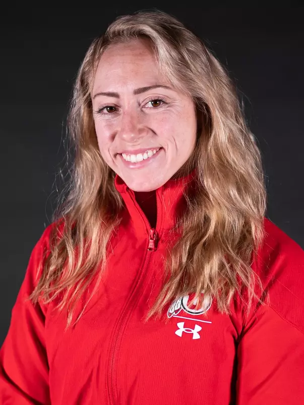 Melissa Linstrom 2021 Summer Headshot