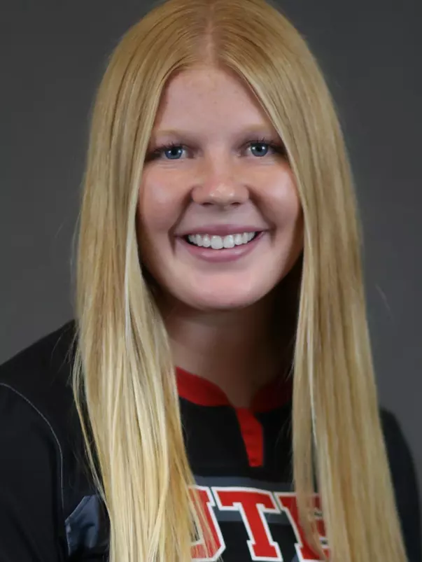 Barker_Halee_WSOC_Headshots__FG21_1