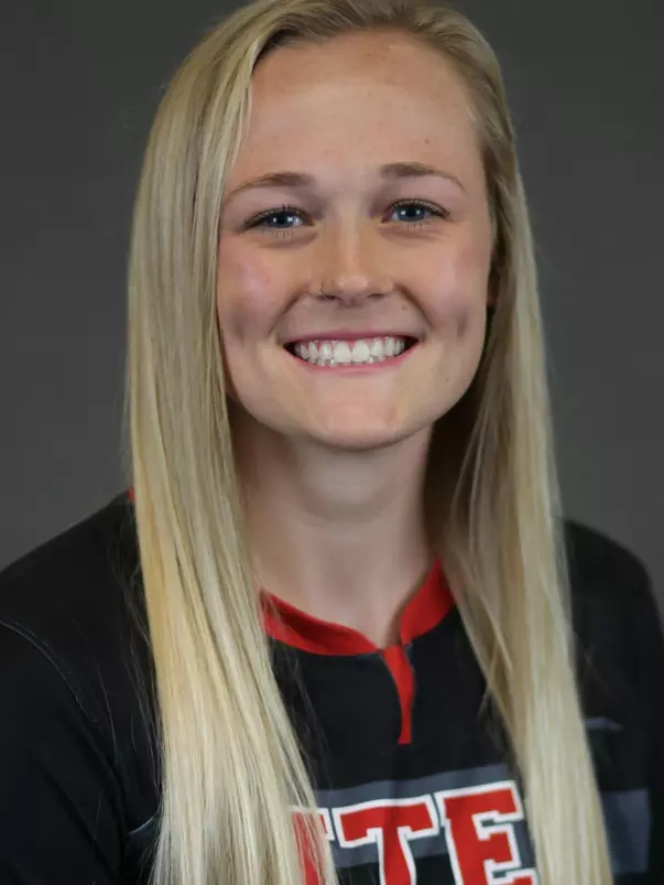 Christensen_Makayla_WSOC_Headshots__FG21_1