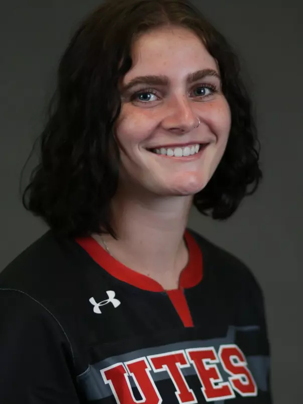 Coatney_Kaylee_WSOC_Headshots__FG21_1