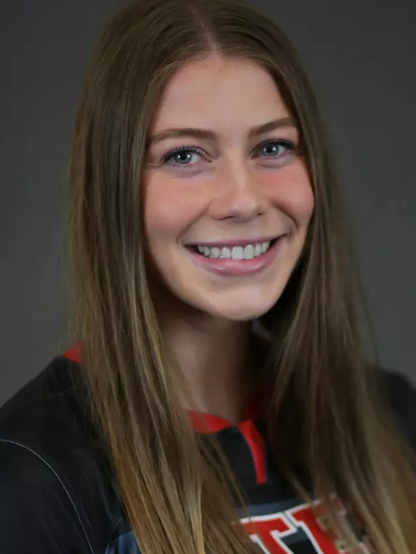 Noakes_Hillary_WSOC_Headshots__FG21_2