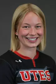 Olsen_Hanna_WSOC_Headshots__FG21_3