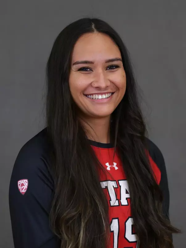 Phoebe Grace - VB Headshot 2021