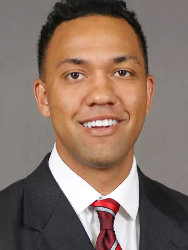 Barnes_Tramel_MBB_Headshots_JV21_1_Cropped_.jpg