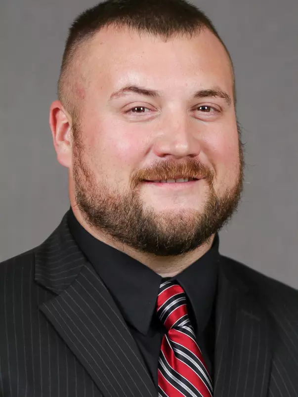 Ogden_Logan_MBB_Headshots_JV21_1_Cropped_.jpg
