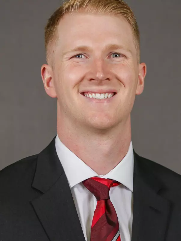 Ubel_Brandon_MBB_Headshots_JV21_1_Cropped_.jpg