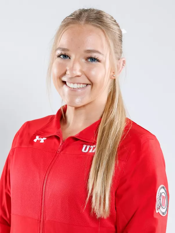 Jillian Hoffman 2023 Headshot
