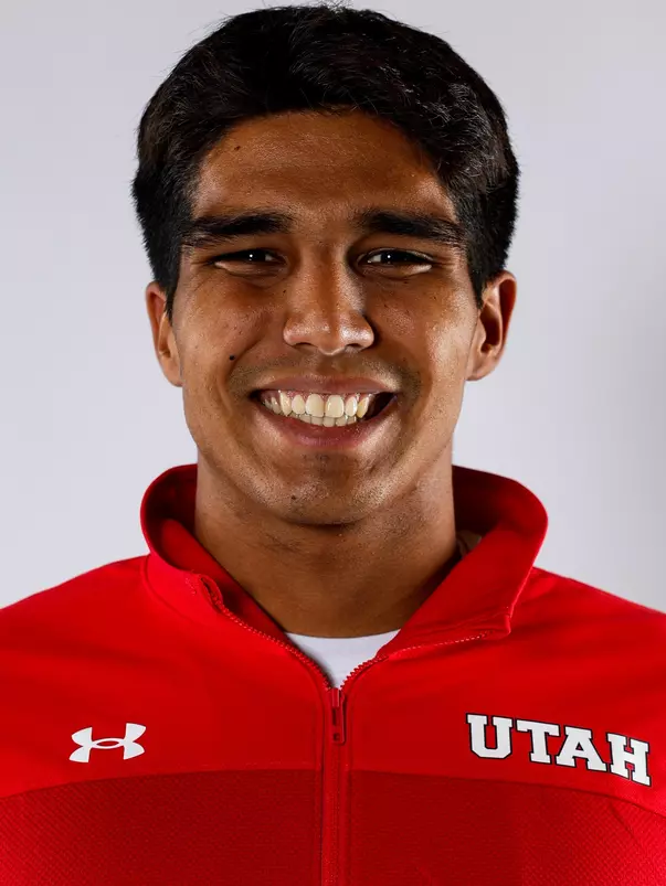 Micah Ginoza Swim Headshots 2022-23