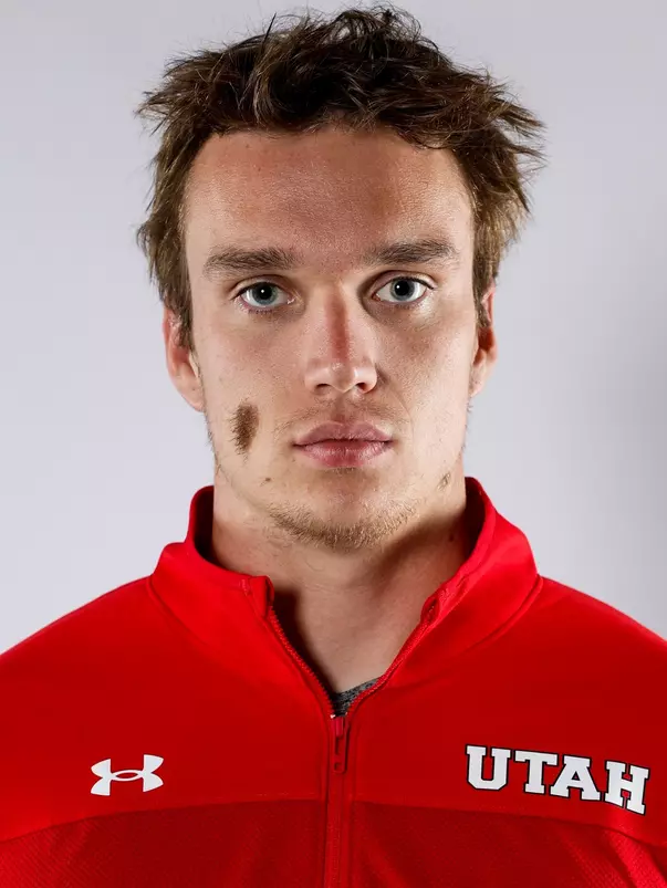 Finn O'Haimhirgin Swim Headshots 2022-23