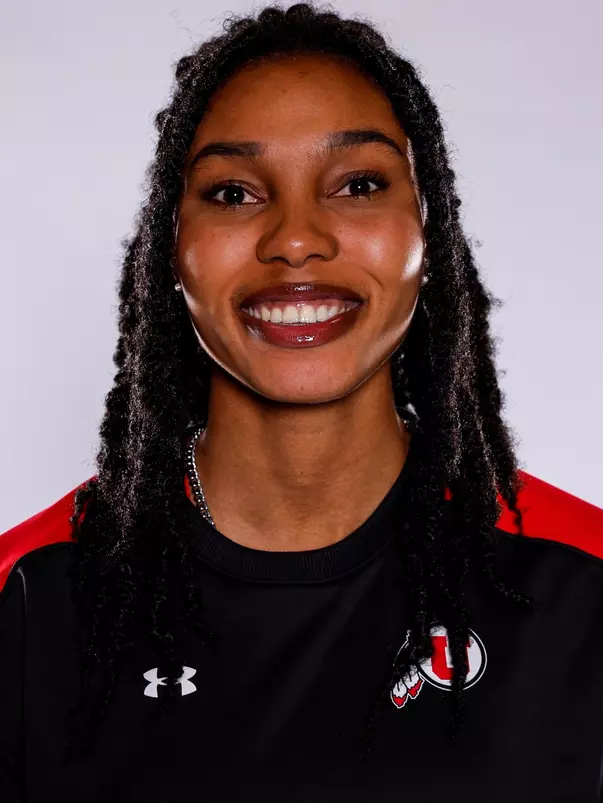 2022-23 ITF: Van Elderen Headshot