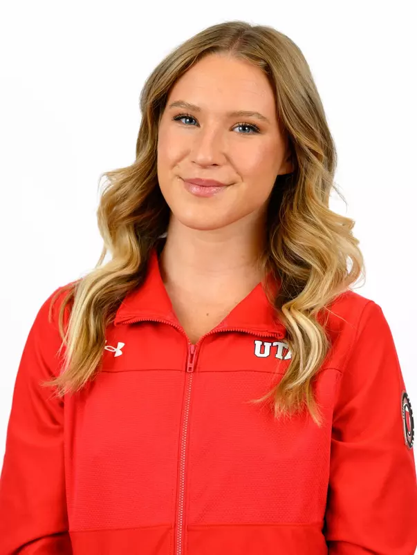 Abby Paulson 2024 Headshot