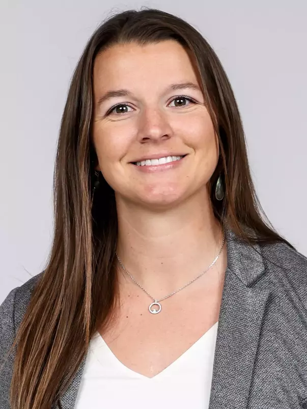 Christina Jones headshot