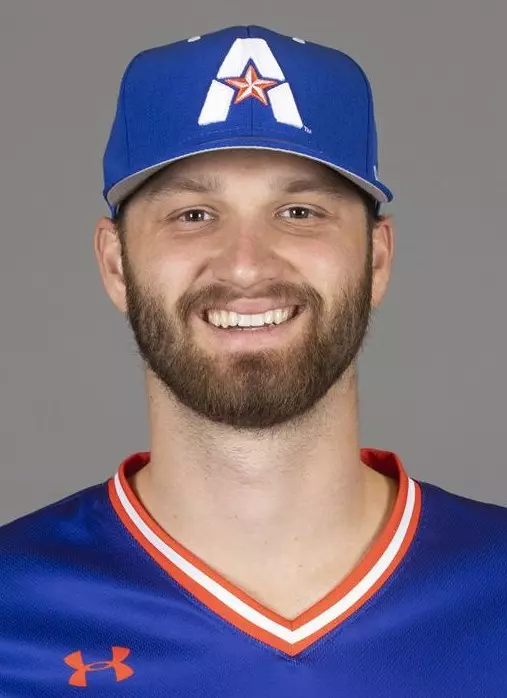 Logan Austin Headshot