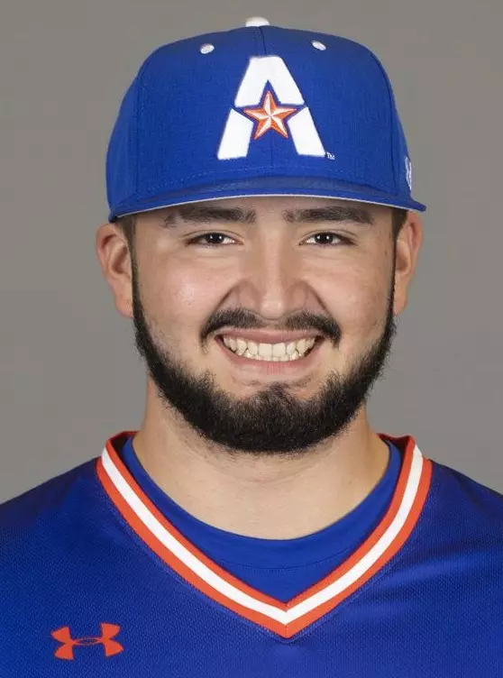 Tavera Headshot