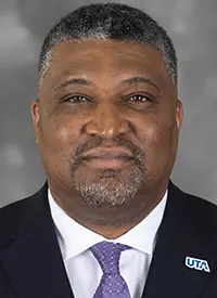 Royce_Johnson_Website_Headshot_2021