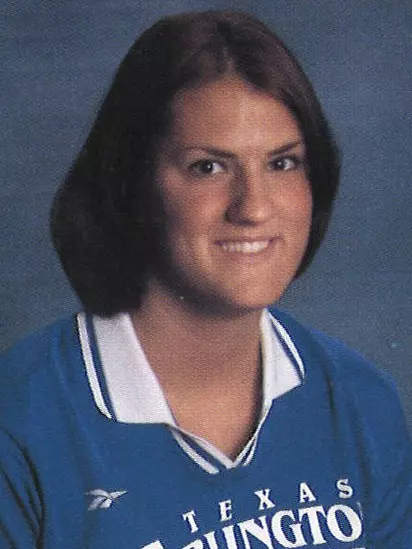 mindy hubik 2002 volleyball headshot
