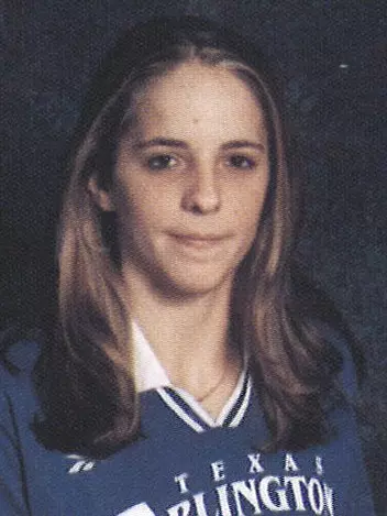 olaya pazo 2002 volleyball headshot