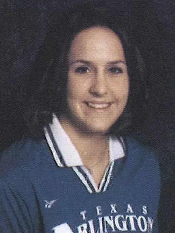 heather dwyer 2002 volleyball headshot