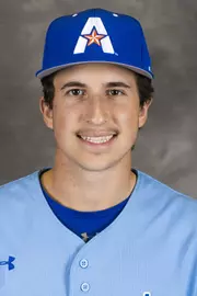 2022 gray bailey headshot