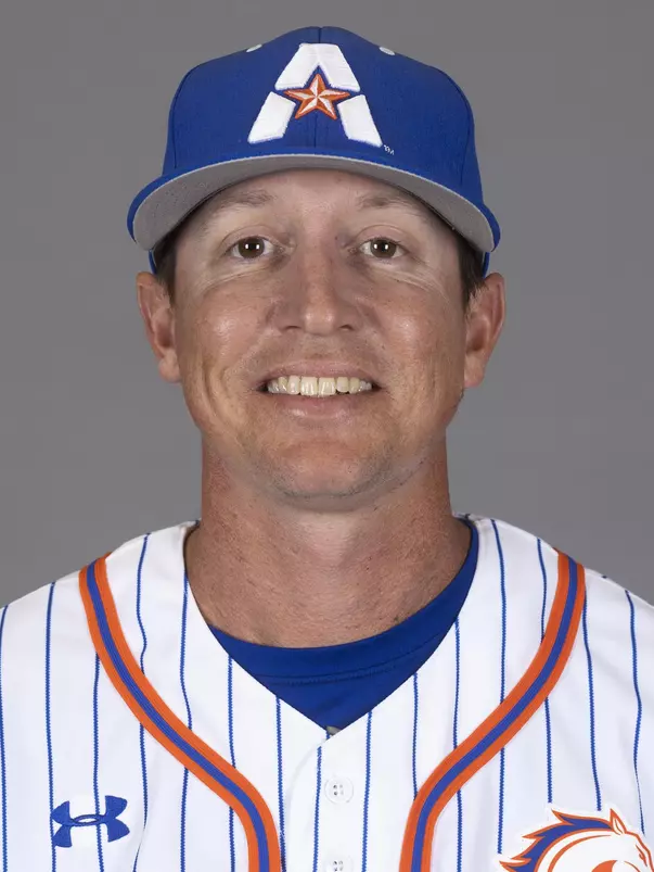 clay van hook headshot 2023