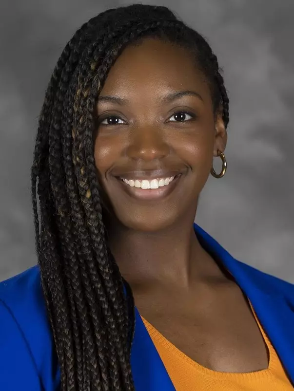 carlisa may 2022 volleyball headshot