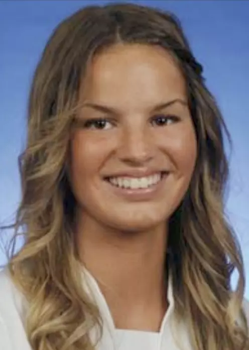 tara frantz 2009 volleyball headshot