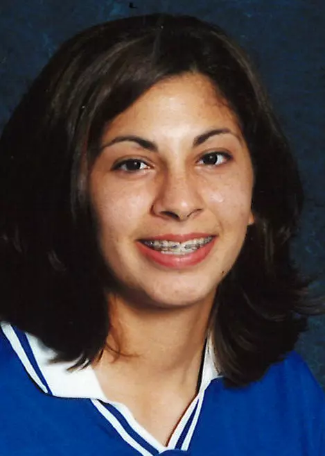 elizabeth davis 2001 volleyball headshot