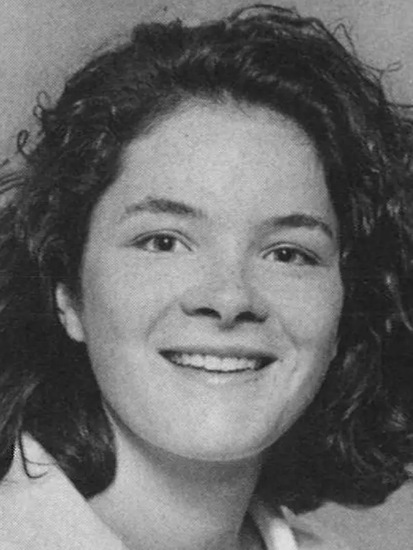 lyndy stevens 1994 volleyball headshot