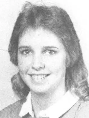21_Cindy_Murray_1983-84_WBB_headshot