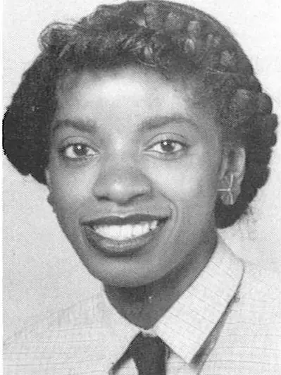 33_Claudia_Davis_1983-84_WBB_headshot