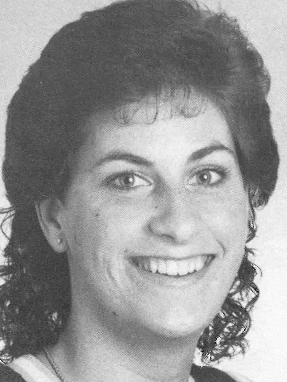 14_Leslie_Priebe_1988-89_WBB_headshot