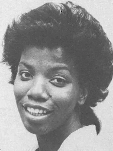 15_Tracy_Burr_1985-86_WBB_headshot
