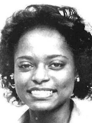 31_Carolyn_Kyles_1984-85_WBB_headshot