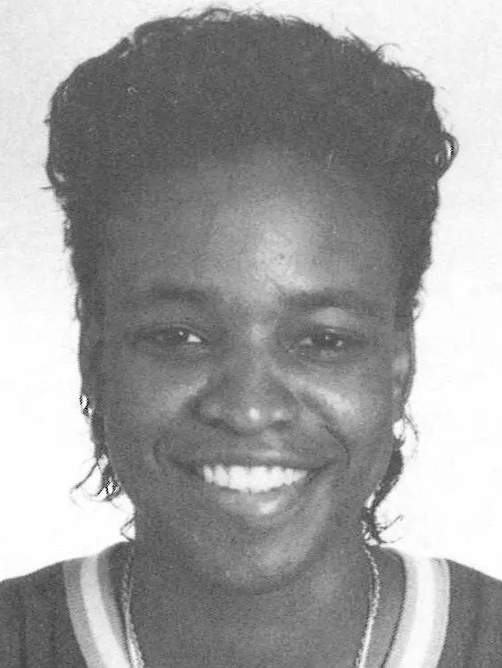 32_Dana_Jackson_1988-89_WBB_headshot