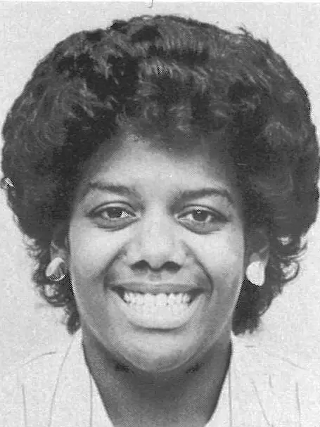 33_Penny_Lewis_1985-86_WBB_headshot