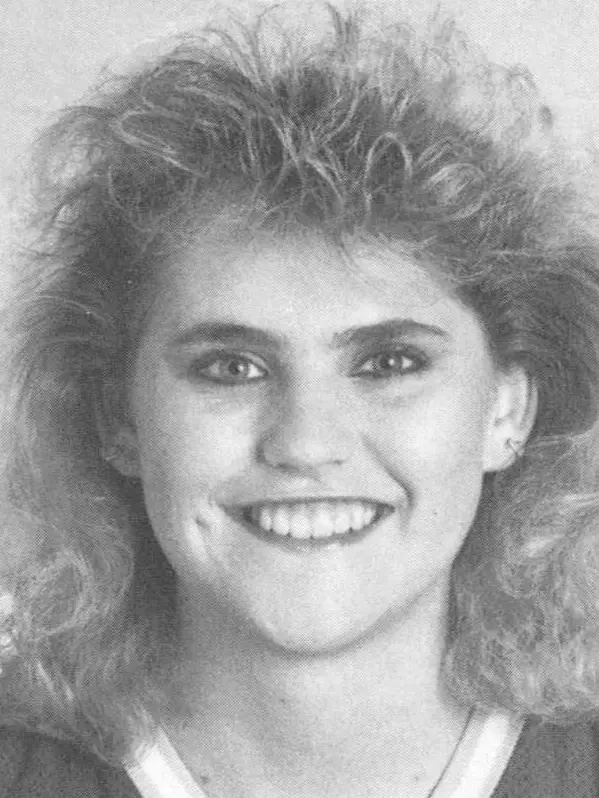 54_Kim_Horton_1988-89_WBB_headshot