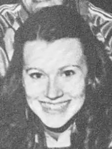 22_Jolene_Elliott_1977_VB_headshot